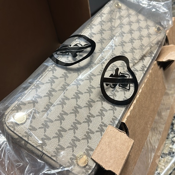 MK Hailee large satchel with wallet set - Picture 3 of 3